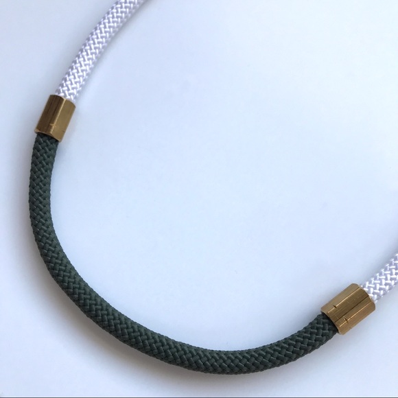 White + forest green statement necklace with hexagonal brass pieces - Picture 1 of 4